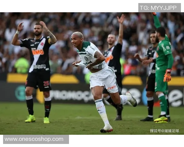 达伽马与基多大对决解析：历史背景与战术对比探讨